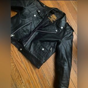 Child XL jacket leather 
Worn once